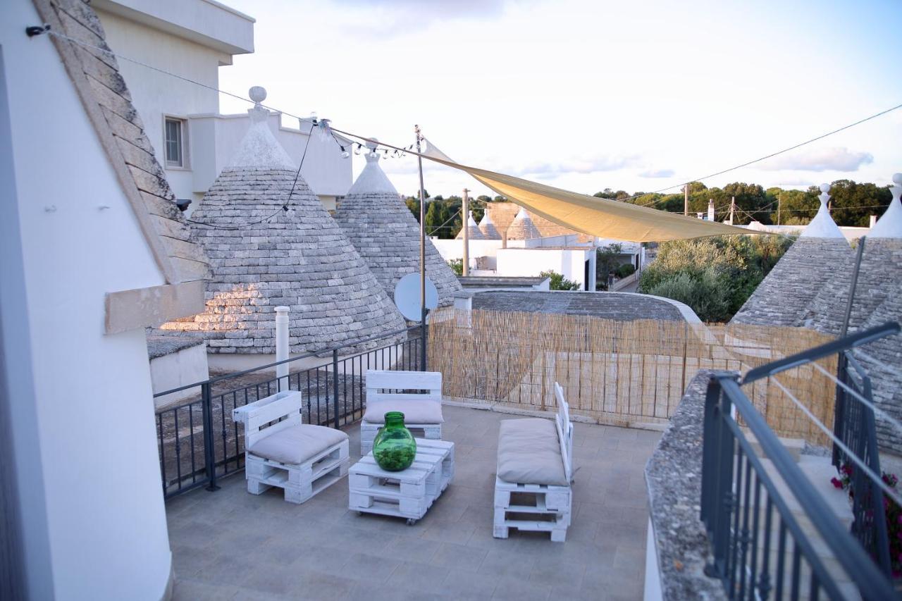 Valle D'Itria Trullo Sovrano Sul Monte Cisternino Extérieur photo